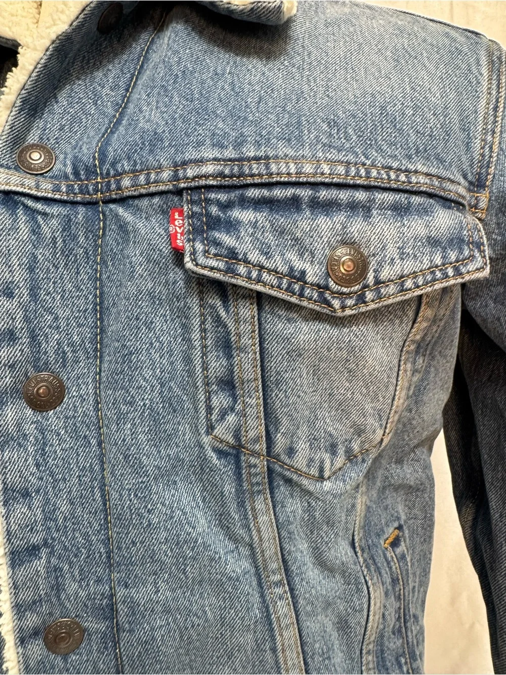 Levi's Men's Denim Type III Sherpa Lined Trucker Jacket EUC